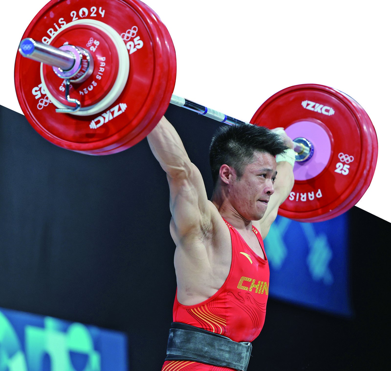 包含举重选手力压群雄，强势夺冠的词条