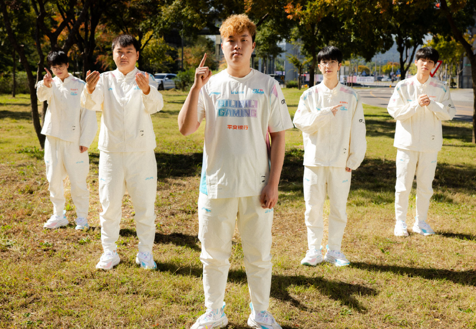 关于SHR血洗BLG,Ruler操刀奇招英雄翻盘顶尖较量淘汰赛,让粉丝疯狂欢呼的信息 关于SHR血洗BLG,Ruler操刀奇招英雄翻盘顶尖较量淘汰赛,让粉丝疯狂欢呼的信息