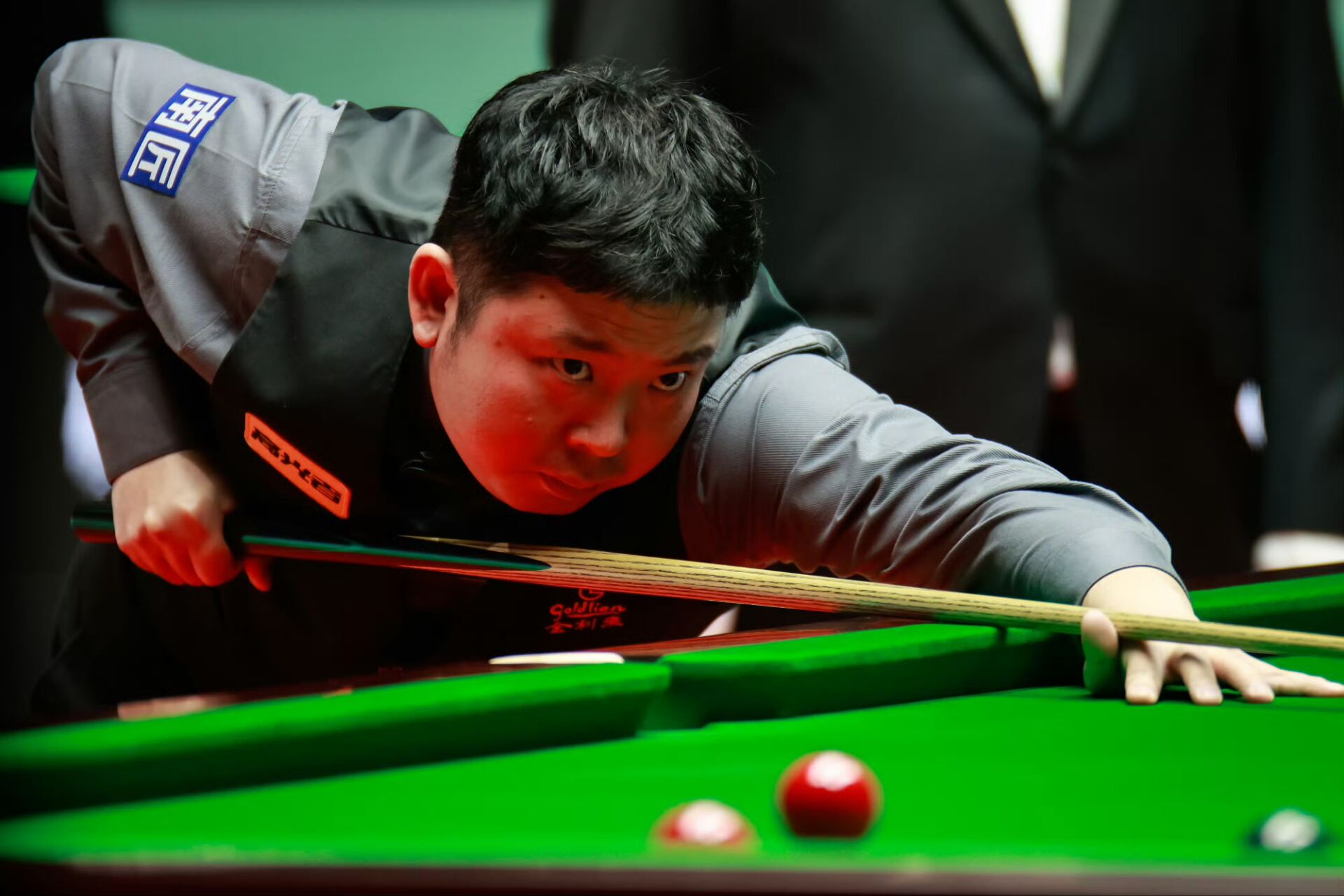 开云体育中国-选手们技惊四座，赛场上精彩绝伦