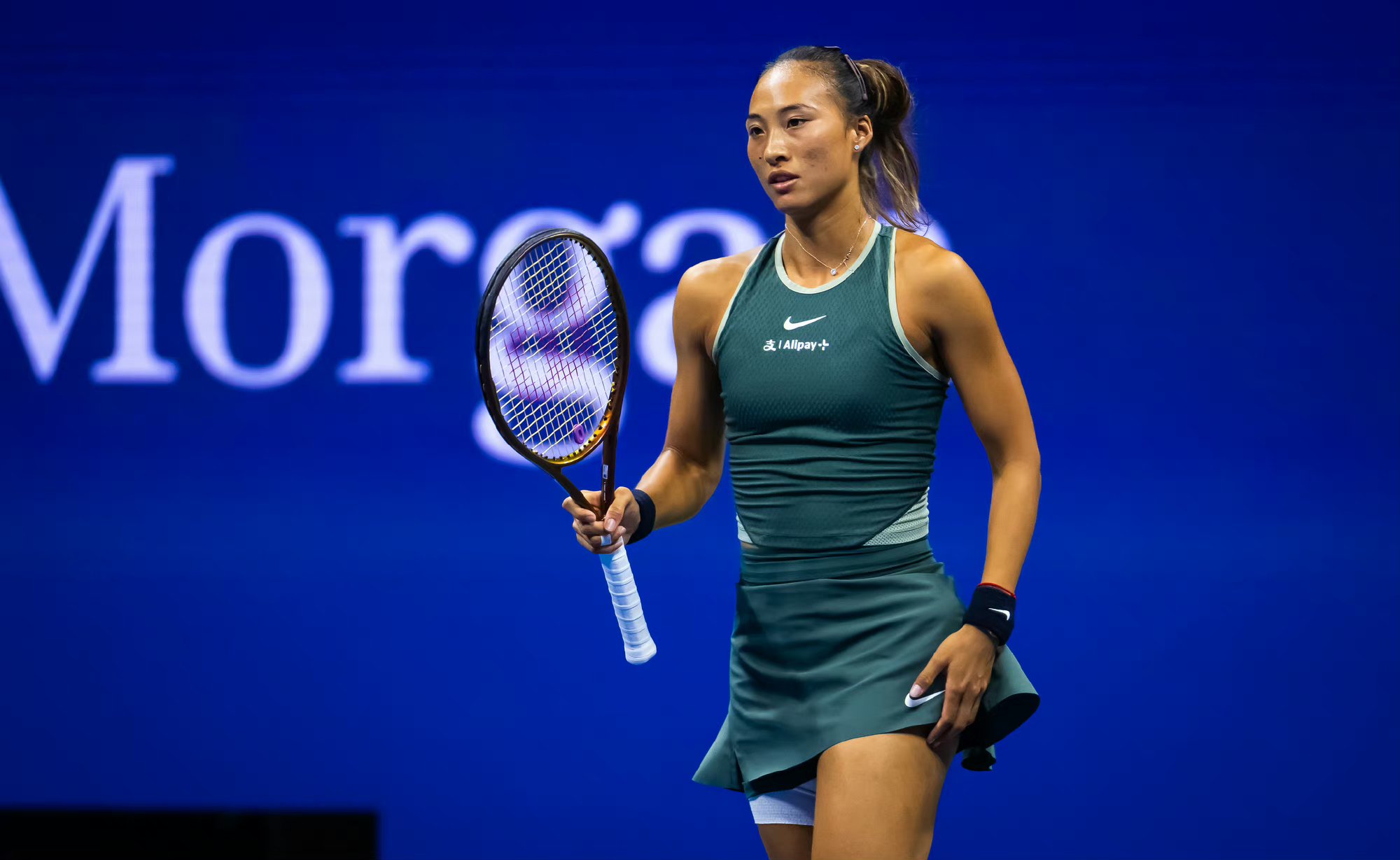 开云APP-包含TES轻取100T，BDD完成史诗逆转焦点之战八强赛，点燃全场激情的词条